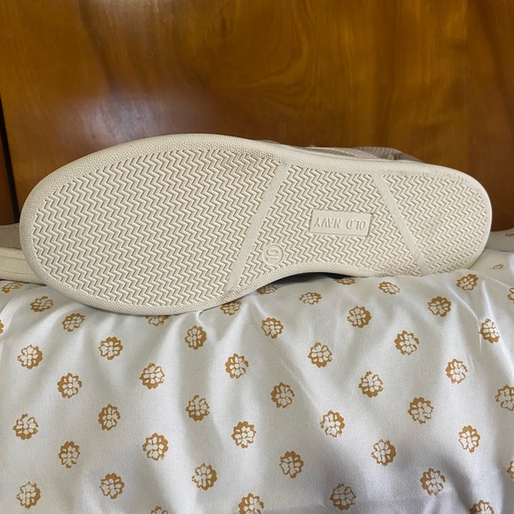 Old navy sneakers - Picture 5 of 6